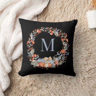 Eleganter Monogramm-Weihnachtskranz Staubblau Kissen