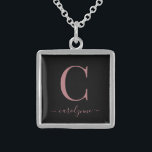 Eleganter Name der Schwarzen Rose Sterling Silberkette<br><div class="desc">Chic Elegant Pink Rose Gold Monogram Script Halskette auf einem schicken schwarzen Hintergrund. Einfach mit Ihrem eigenen Namen und Ihren eigenen Details anpassen. Ideal für Ihren luxuriösen Lifestyle! Bitte kontaktieren Sie uns unter cedarandstring@gmail.com ,  wenn Sie Hilfe beim Design oder den passenden Produkten benötigen.</div>