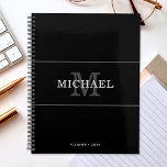 Eleganter Name der Schwarzen Silber Monogramm Pers Planer<br><div class="desc">Passen Sie den Text an und erstellen Sie einfach Ihren personalisierten Planer. Klicken Sie auf ENTWURF BEARBEITEN, um die Hintergrundfarbe oder Textfarbe zu ändern. Sie können dieses Design auf andere Zazzle-Produkte übertragen und an die meisten Zazzle-Produkte anpassen. Standard Studio-Designs werden in hochauflösender Grafik für berufliche Drucke erstellt. Vielen Dank, dass...</div>