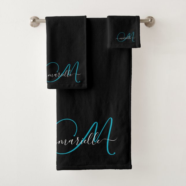 Eleganter Name des Blue Monogram Script Badhandtuch Set (Insitu)
