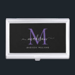 Eleganter Name des Lila Violet Monogram-Skripts Visitenkarten Dose<br><div class="desc">Eleganter Black Lila Violet Monogram Girly Script Name Business Card Fall</div>
