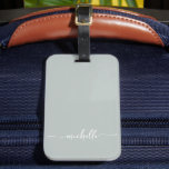 Eleganter Name für grüne Kalligrafie-Skriptmonogra Gepäckanhänger<br><div class="desc">Modernes Chic Elegant Sage Green Monogram Name Signature Script Custom Personalisiert Luggage Bag Tag. Dieses zarte Design mit individuelle Name in einer kursiven Hand Schwanz-Schriftart-Kalligraphie (oder Typografie) auf schlanke grüne oder staubige grüne Hintergrund. Diese sind einfach zu anpassen. Stilvolles Frauengeschenk für Hochzeiten, süße 16 Geburtstage, Brautparty, Abschluss und für alle,...</div>