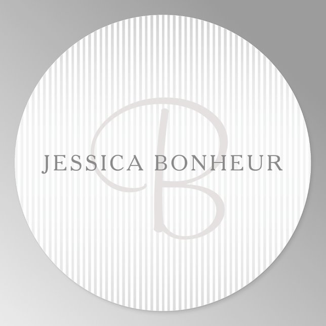 Eleganter Name Monogram & Thin Gray Ombre Streifen Runder Aufkleber (Von Creator hochgeladen)