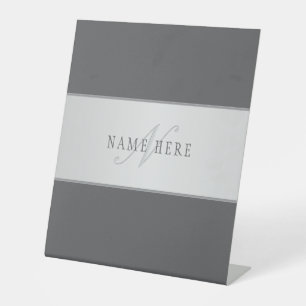 Eleganter Name und Monogrammschrift (oder anderer Sockelschild