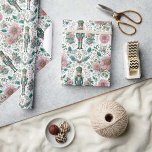 Eleganter Nussknacker- und Blumenprint Geschenkpapier