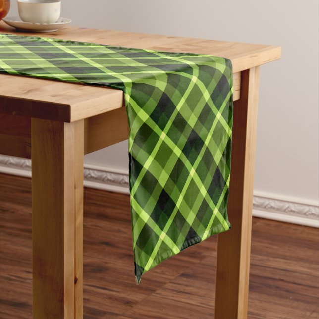 Eleganter Pea Green Kariert Print Medium Table Run Mittelgroßer Tischläufer (Beispiel)