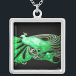 ELEGANTER PEACOCK IN GRÜN UND SCHWARZ VERSILBERTE KETTE<br><div class="desc">Farbiges und elegantes Design mit leuchtenden 3D-Edelsteinen Digitales Grafikdesign von Bulgan Lumini . Teil aus der neuen Kollektion ARCADIA .</div>
