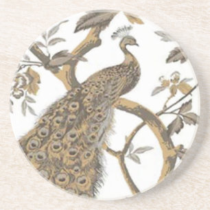 Eleganter Pfau auf weißem Untersetzer