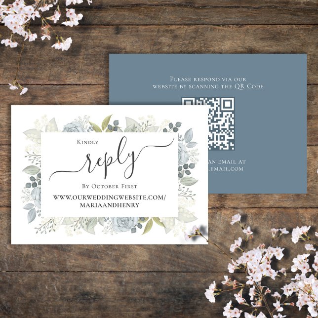 Eleganter QR Code Floral UAWG Online Dusty Blue RSVP Karte (Elegant QR Code RSVP Online enclosure card with beautiful blue watercolor floral design. )
