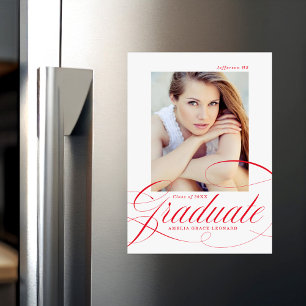 Eleganter Red Calligraphy Script Foto Abschluss Magneteinladung