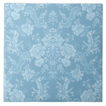 Eleganter Romantischer Chic Floral Damask-Pastel B Fliese<br><div class="desc">Elegantes,  Vintag inspiriert Blumendstaubdesign mit schick monochromen hellen,  pastellblauen Blumen,  grünen Rollen und Taschen von zarten Lakibändern. Dieses Muster ist nahtlos und kann nach oben oder unten skaliert werden.</div>