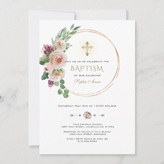Eleganter rosa Champagner Floral Gold Cross Taufe Einladung (Vorderseite)