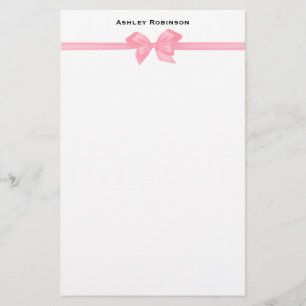 Eleganter rosa Satin Bow auf Weiß Briefpapier