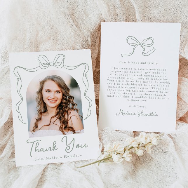 Eleganter Sage Green Vintag Bow Foto Abschluss Dankeskarte (Von Creator hochgeladen)