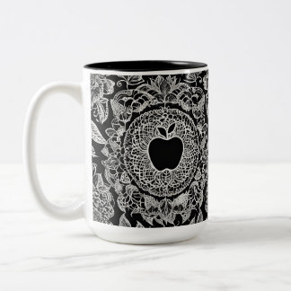 Eleganter Schwarz-Weiß-Apfel-Mandala-Spitzenkaffee Zweifarbige Tasse