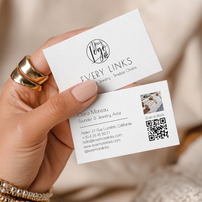 Eleganter Schwarz-weißer Dauerschmuck QR Code Visitenkarte (Elegant Black White Permanent Jewelry QR Code Business Card)