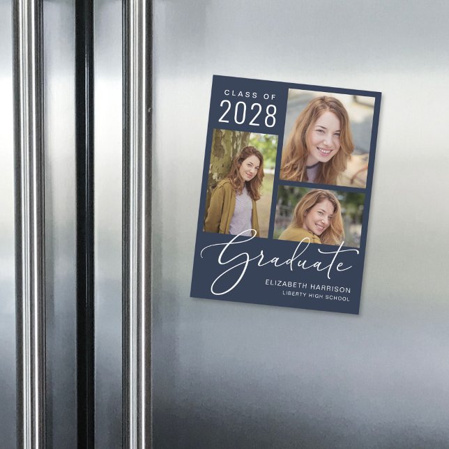 Eleganter Script-Foto Blue Abschluss Magneteinladung (An elegant photo collage magnetic graduation announcement to celebrate the graduate's achievements)
