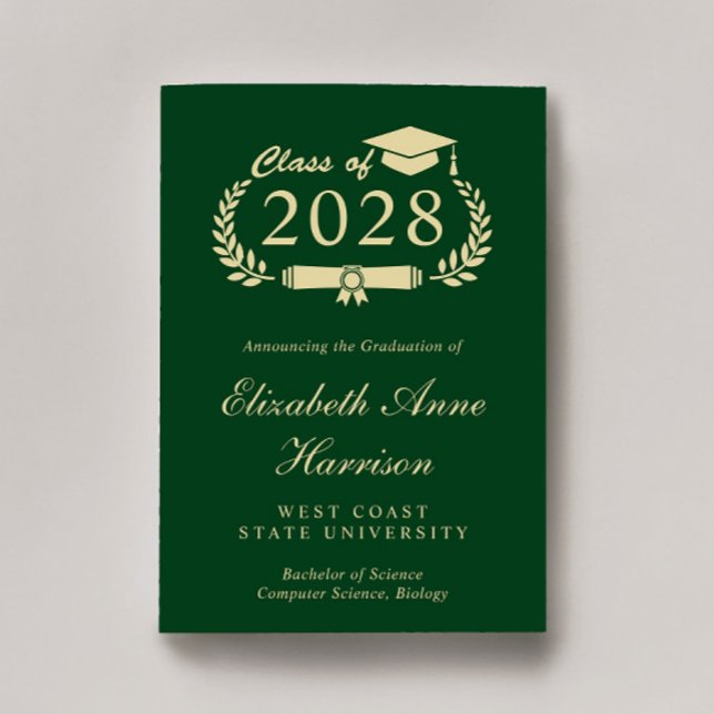 Eleganter Script Green Gold Uni-Abschluss Ankündigung (An elegant college graduation announcement to celebrate the graduate's achievements)