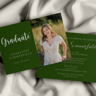 Eleganter Script Green White Foto Abschluss Einladung