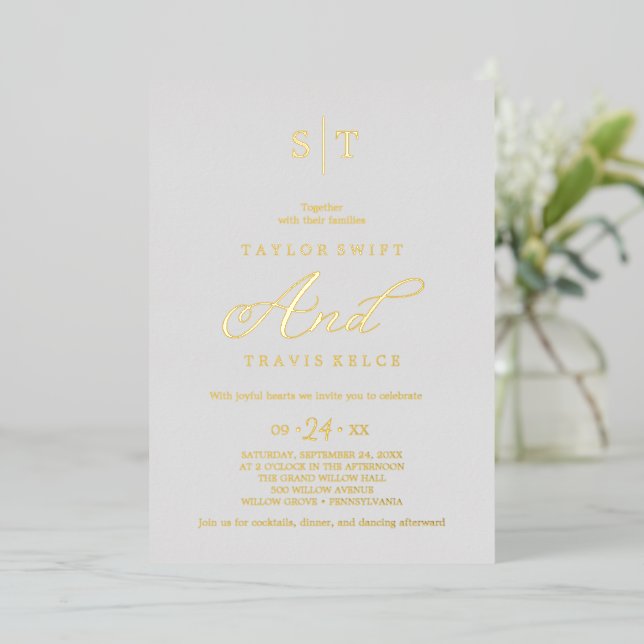 Eleganter Silberstreifen | Gray Monogram Wedding Folieneinladung (Stehend vorne)