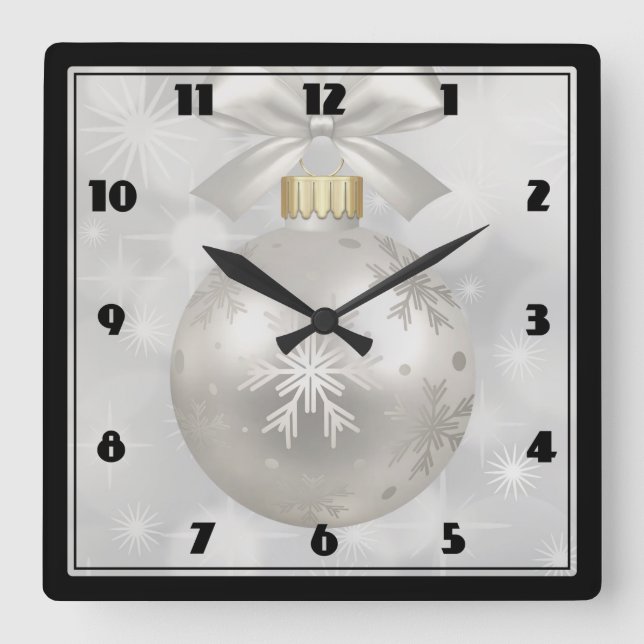 Eleganter Silver Christmas Ball auf Bokeh Lights Quadratische Wanduhr (Vorderseite)