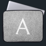 Eleganter Silver Glitzer und Sparkle Monogram Laptopschutzhülle<br><div class="desc">Eleganter Silver Imitats Glitzer und sparkle Elegant Monogram Case. Dieser Fall kann so angepasst werden,  dass er Ihren Anfangs- und Vornamen enthält.</div>