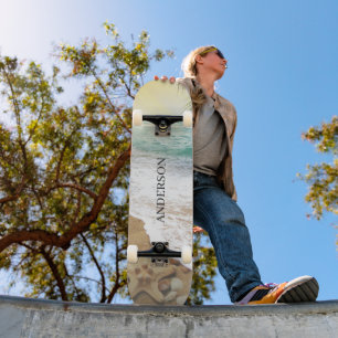 Eleganter Sonnenschein und Blue Ocean Beach Skateboard