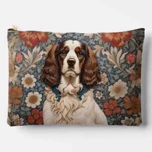 Eleganter Spaniel auf floralem Hintergrund Zubehörtasche
