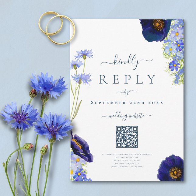 Eleganter Summer Floral Wedding Response QR Code RSVP Karte (Elegant stylish blue summer floral QR code wedding reply card with watercolor wildflower artwork)