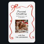 Eleganter, traditioneller roter Bug Weihnachten Magnet<br><div class="desc">Elegante moderne,  traditionelle Rot-Bug-Multiskript und Serifen-Typografie Frohe Weihnachts-Foto Weihnachtskarte.</div>