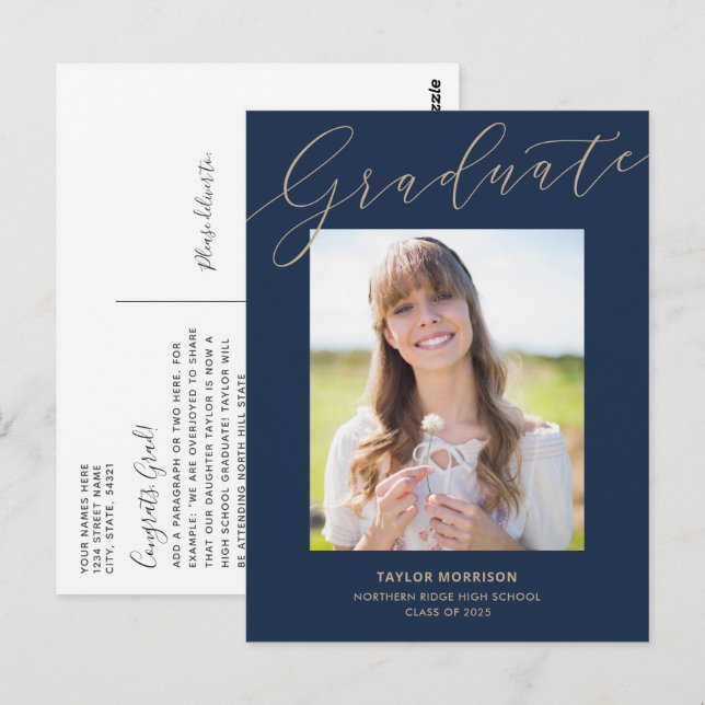 Eleganter Typografie Navy Blue & Gold Abschluss Postkarte (Vorne/Hinten)