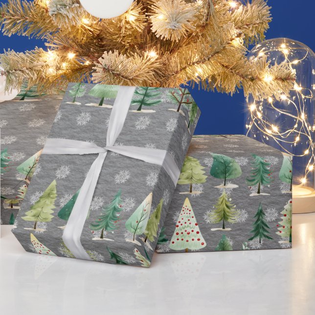 Eleganter Wald von Weihnachtsbaumen auf Steel Gray Geschenkpapier (Feiertage)