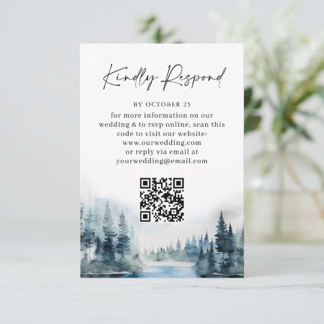 Eleganter Watercolor Forest Wedding QR-Code RSVP Karte (Stehend Vorderseite)