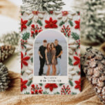 Eleganter Weihnachts-Foto Arch Feiertagskarte<br><div class="desc">Erleben Sie den Zauber der Urlaubssaison mit unseren eleganten Weihnachtsfotokarten. Diese Karten sind in einer perfekten Mischung aus zeitloser Eleganz und festlichem Charme gestaltet und dienen nicht nur als herzlicher Gruß, sondern auch als wahre wertvolle Momente. Machen Sie Ihre Karte, die auf jedem Kaminstück herausragt und schaffen Sie bleibende Eindrücke...</div>