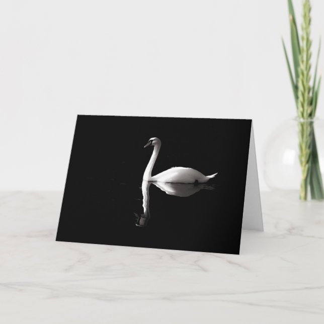 Eleganter weißer Schwan Reflektion am Schwarzen Se Karte (Vorderseite)