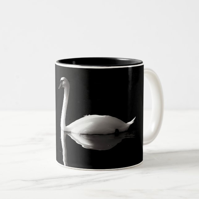 Eleganter weißer Schwan Reflektion am Schwarzen Se Zweifarbige Tasse (VorderseiteRechts)