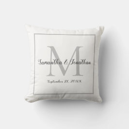 Eleganter, zeitgenössischer Monogramm-White-Weddin Kissen