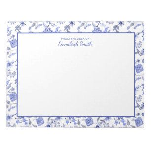 Elegantes Antikblau-Blumenmuster auf Weiß 'Von Sch Notizblock