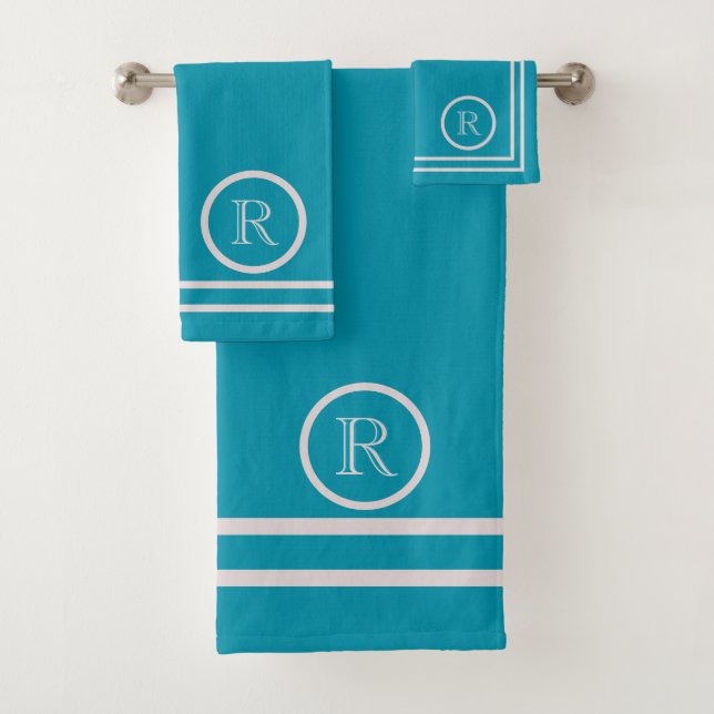 Elegantes Aquamarines Lavender Custom Monogram Badhandtuch Set (Insitu)