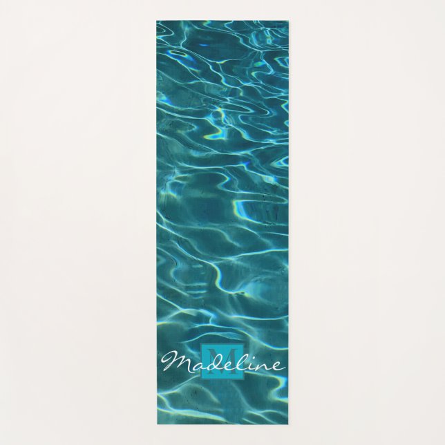 Elegantes aquamarines Wassermuster Monogramm Yogamatte (Vorderseite)