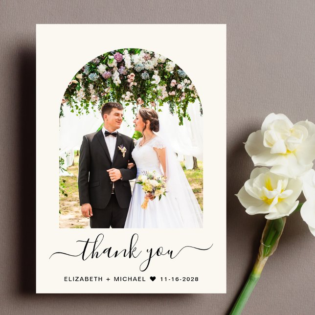 Elegantes Arch Foto Dankeskarte (Celebrate your love story with a thank you card showcasing your photo in an elegant arch frame)