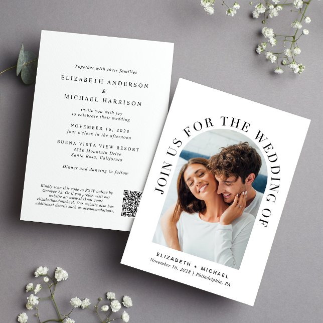 Elegantes Arch Foto QR Code Hochzeit Einladung (Celebrate your love story with an invitation showcasing your favorite photo in an elegant arch frame)