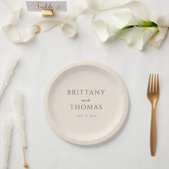 Elegantes Beige-Kalligrafie Pappteller (Hochzeit)