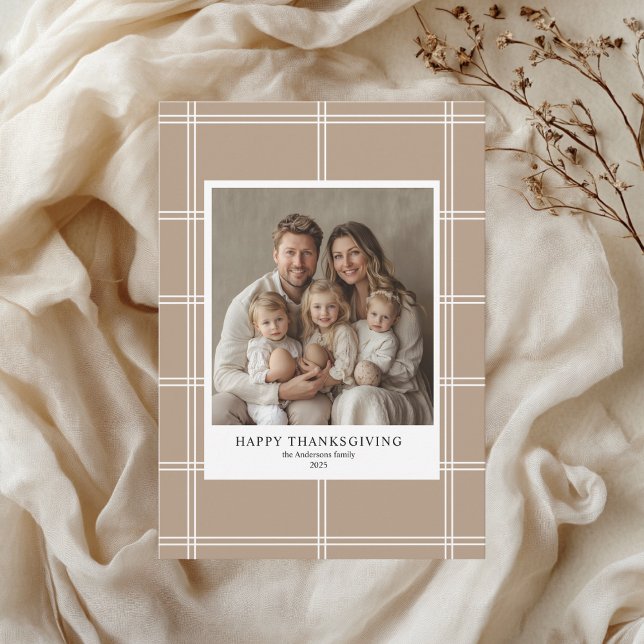 Elegantes Beige Kariert Erntedank Family Foto Einladung (Von Creator hochgeladen)