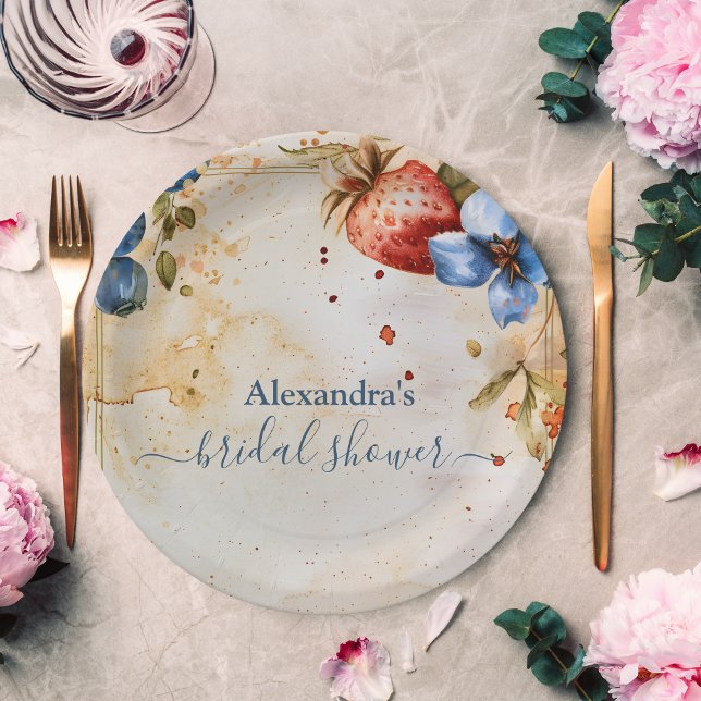 Elegantes Berry Sweet Strawberry Brautparty Pappteller (Von Creator hochgeladen)