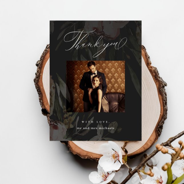 Elegantes Black Floral Overlay Foto Hochzeit Dank Postkarte (Von Creator hochgeladen)