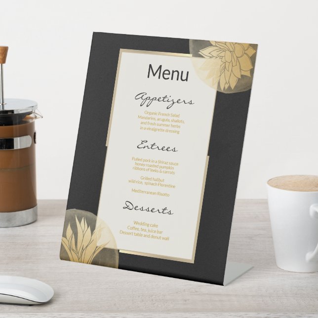 Elegantes Black Gold Floral Wedding Menü Sockelschild (In SItu)