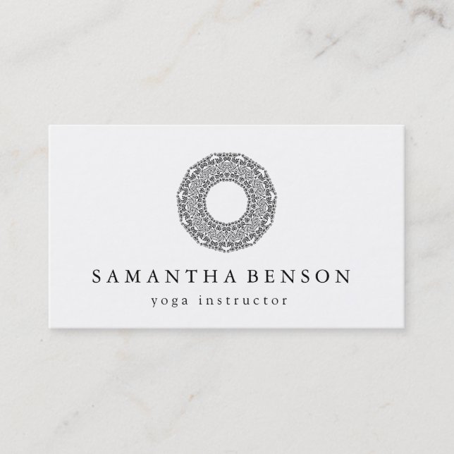 Elegantes Black & White Mandala Art Logo Yoga Visitenkarte (Vorderseite)