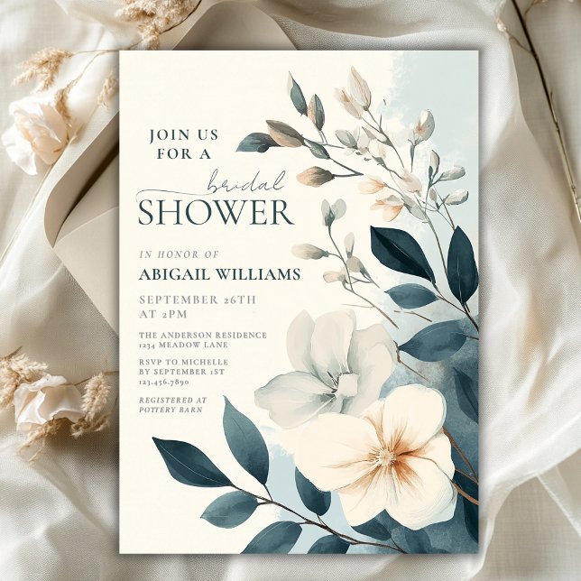Elegantes Blau- und Cremeflorales Brautparty Einladung (Elegant Blue and Cream Floral Bridal Shower Invitation)