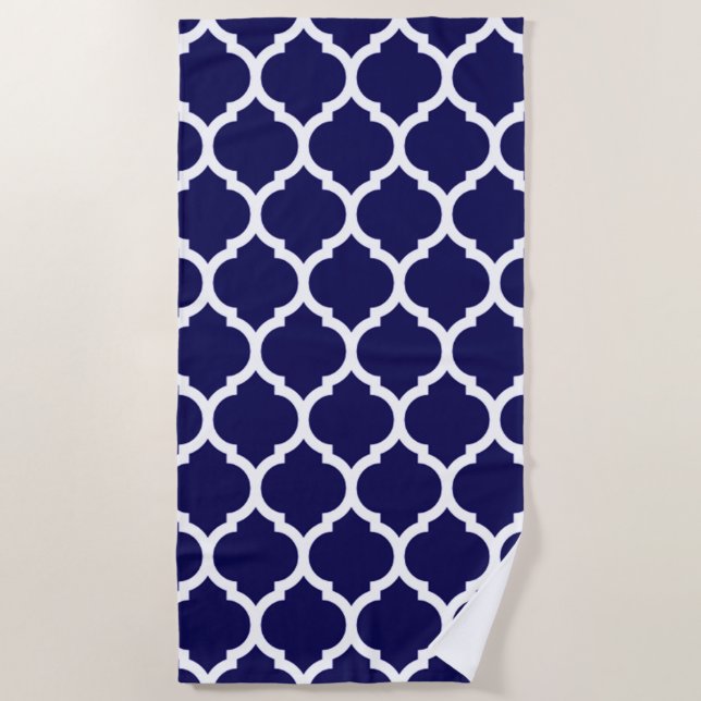 Elegantes blaues marokkanisches Quatrefolienmuster Strandtuch (Vorderseite)